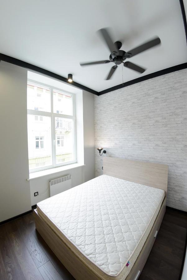 Стильна Квартира В Самому Центрі Lviv Exterior photo